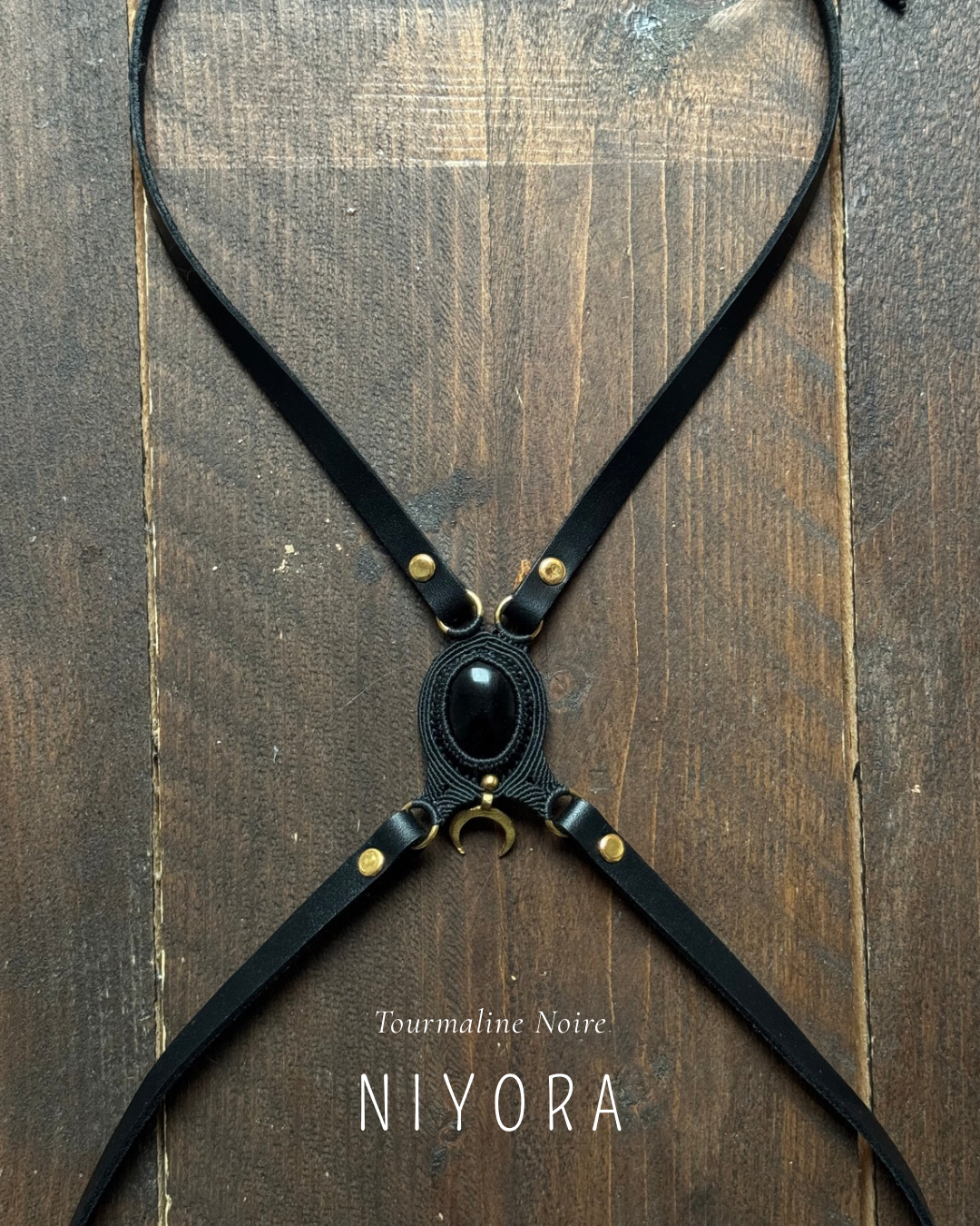 BIJOU DE CORPS & HARNAIS EN CUIR JUUN BY YONA - UNE CRÉATION UNIQUE, COMME VOUS
