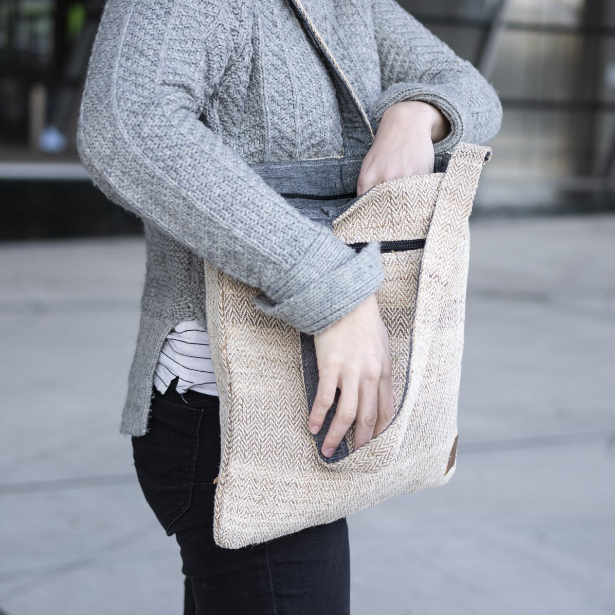 Sac bandoulière en chanvre l Latika l Himalayan Made