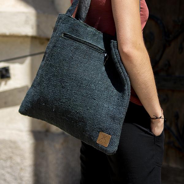 Sac bandoulière en chanvre l Latika l Himalayan Made