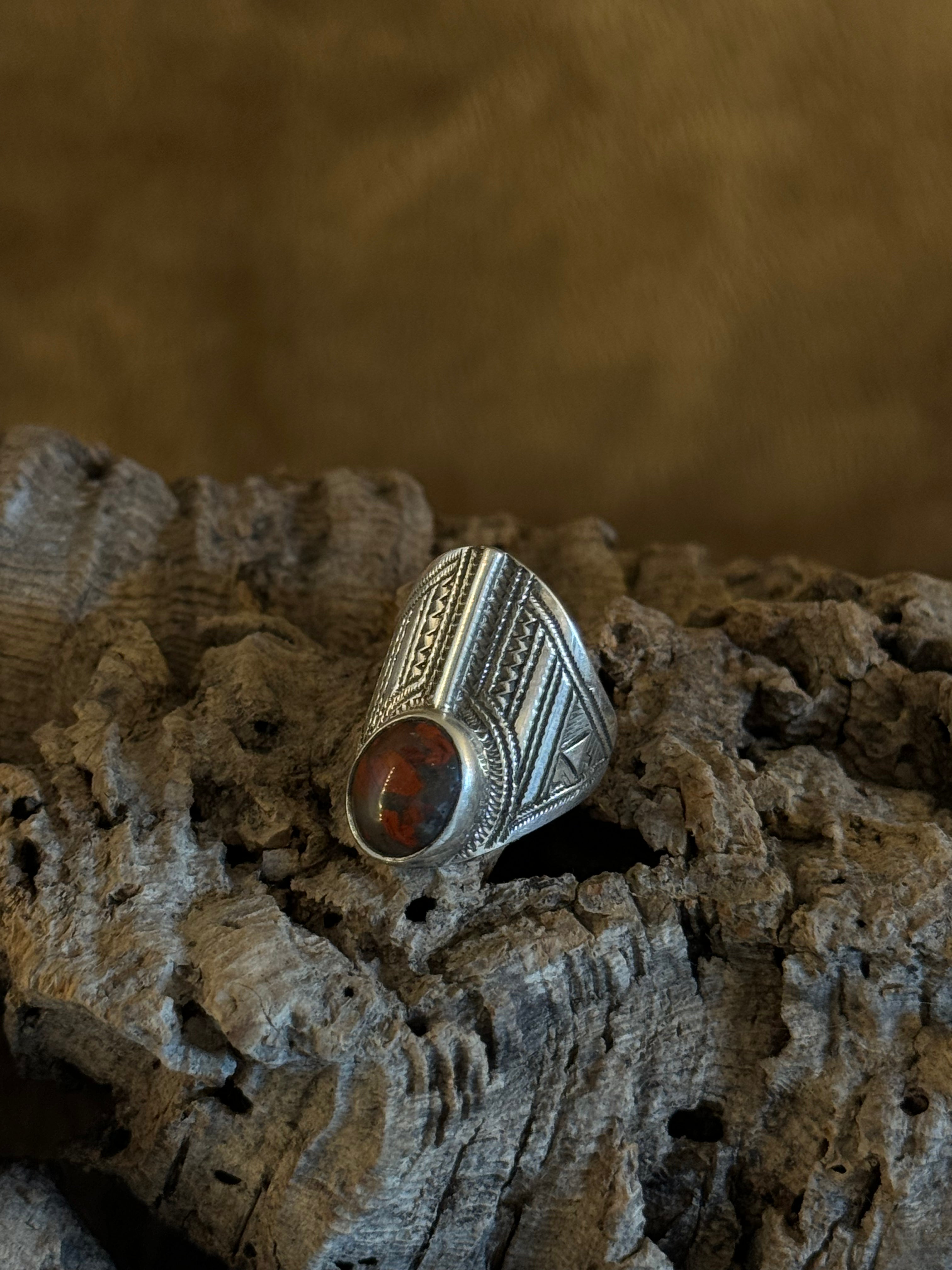 Bague en argent - Taille 57 euro.